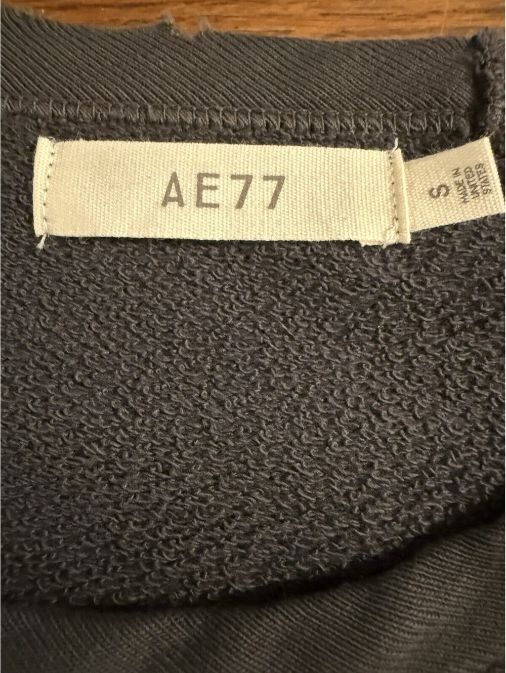 AE77 Premium Raglan Sustainable Sweatshirt Black Small New With Tags Cotton - Picture 3 of 9